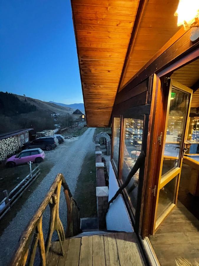 Guesthouse Karpaty Frasin Exterior foto